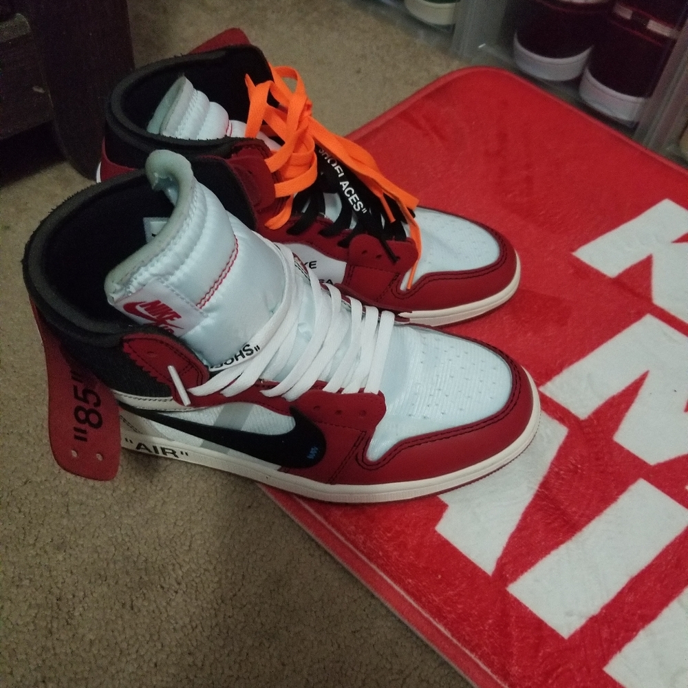 Chicago Offwhites worn twice like new size 10.5